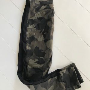 Athleta Camo Leggings (M)